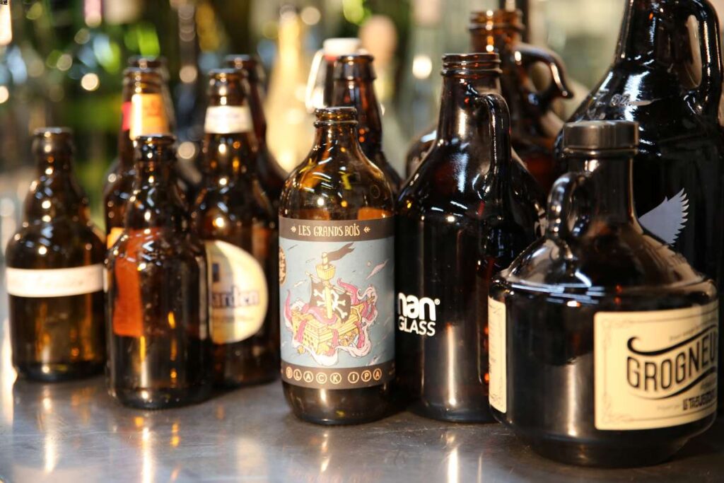 Clean beer bottles for artesanal beer