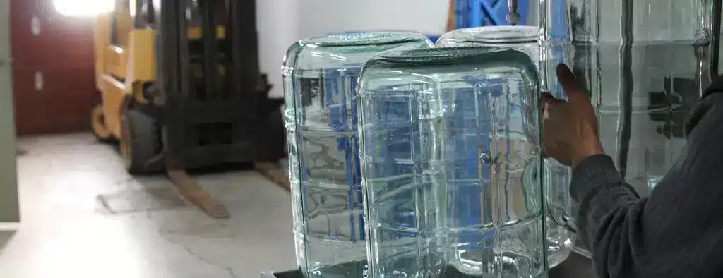Nettoyant pour grandes bouteilles en verre