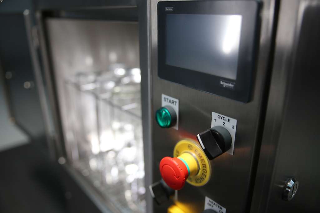 Panneau de control pour machine automatique laveuse de bouteille