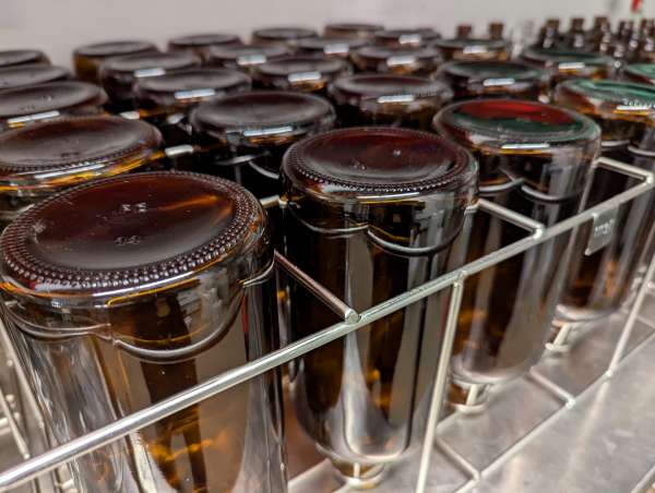 bouteille dans panniers en acier inoxydable sur mesure